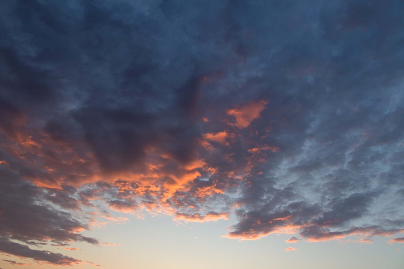 Glowing Cloud Edge